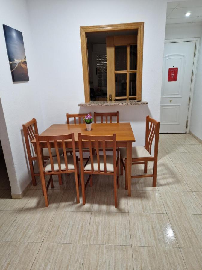 Schoene Ferienwohnung Ca. 350M Vom Strand Entfernt Оропеса дел Мар Екстериор снимка
