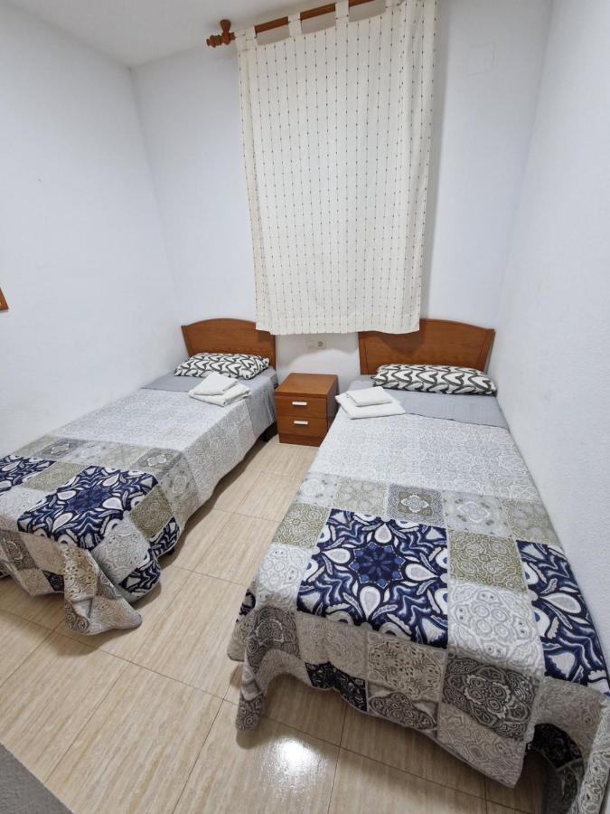 Schoene Ferienwohnung Ca. 350M Vom Strand Entfernt Оропеса дел Мар Екстериор снимка